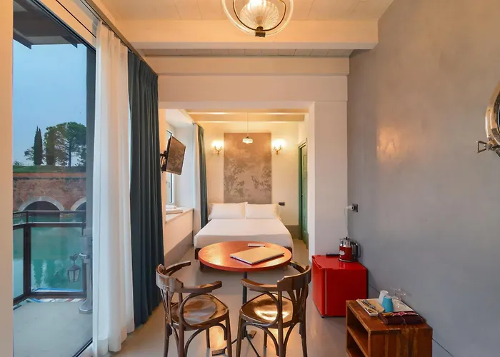 Cabanon Urban * Peschiera del Garda